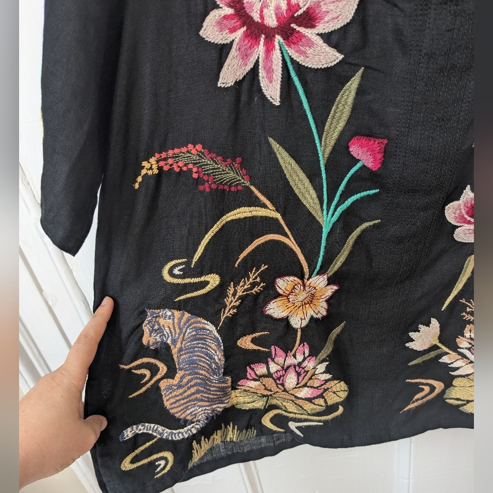 Johnny Was Maisie Easy V-Neck Linen Embroidered Tunic Top - Size M - Picture 4 of 9